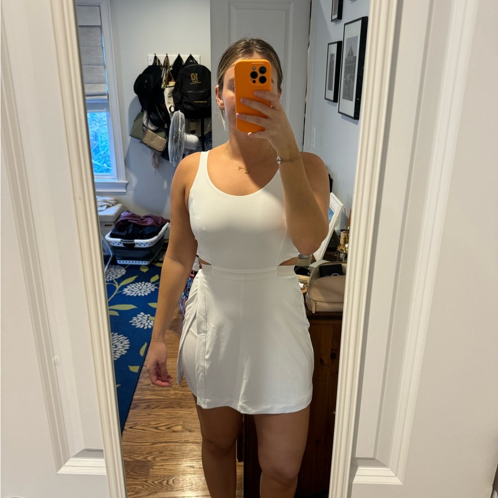 OV Sleeveless Dress